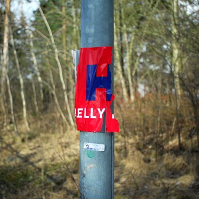 H ELLY